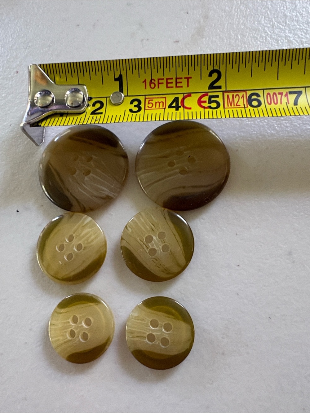 Burberry Vintage Olive Green Resin Buttons Set.  Set of 6. New. - Picture 4 of 6